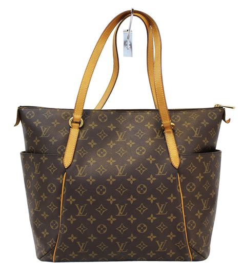 Louis Vuitton Handbags for sale in Brantford, Ontario 